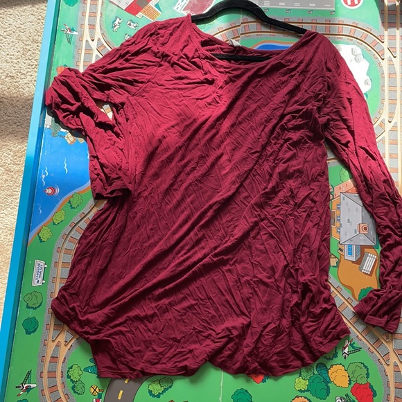 Lot of Pinkblush plus maternity tops - Picture 2 of 5
